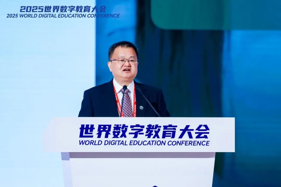 张平文校长诚邀全国学子报考yl6809永利官网!